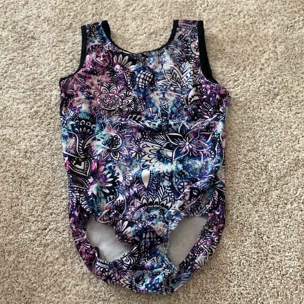 Plum leo